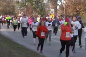 NNHS students and families take to annual Thanksgiving run