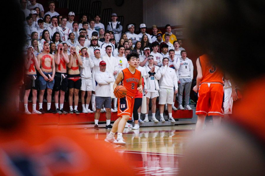 Huskie+boys+basketball+ends+season+in+IHSA+Regional+final+against+Naperville+Central