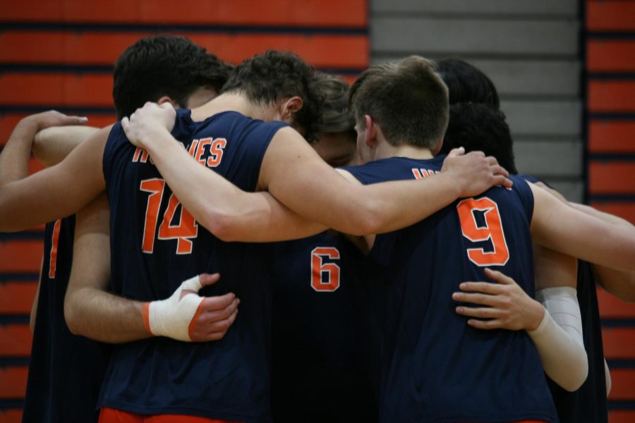 Huskie boys volleyball comes out on top after thrilling matchup