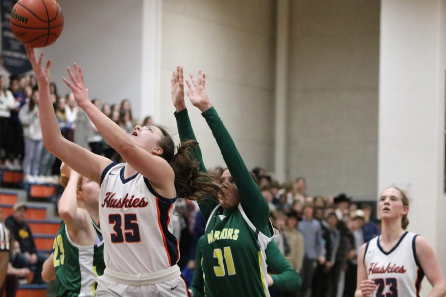 Girls+basketball+defeats+Waubonsie+Valley+in+an+exciting+DVC+matchup