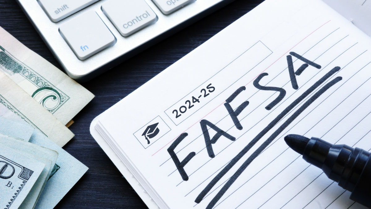 Soft launch of new FAFSA form elicits frustration from Naperville North students