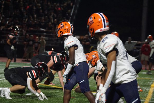 Brock Pettaway (11) and Quinn Morris (85) get ready for the snap. 