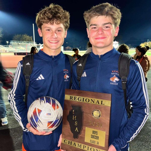 Luke Bouska (left) and Jack Bouska (right) celebrate their IHSA Regional Championship victory. Photo courtesy of @luke_bouska on Instagram.